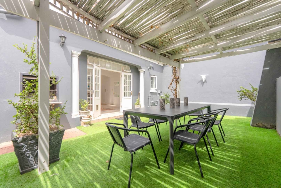 4 Bedroom Property for Sale in Tamboerskloof Western Cape